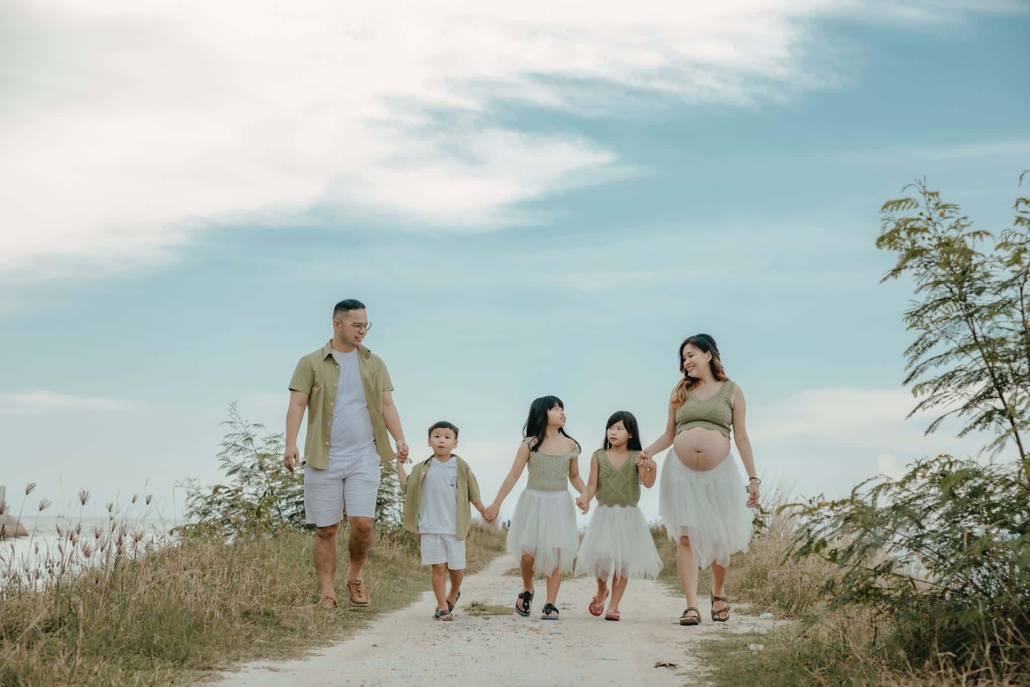 Sun-Kissed Memories: Family Fun and Sunset Bliss by the Seaside V2